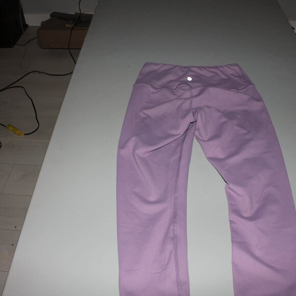 Purple 90 Degree Cropped Leggings  Size Small - Picture 5 of 6